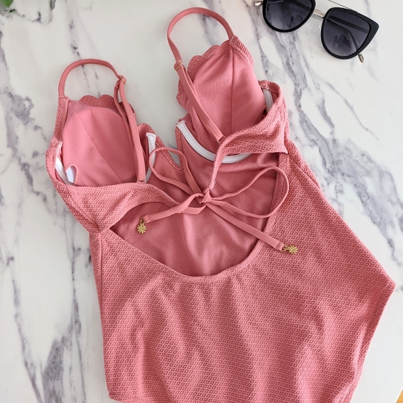 NWOT Jessica Simpson Scalloped One Piece Swimsuit - Picture 3 of 8